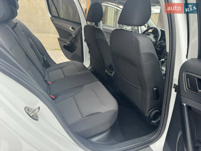 Белый Фольксваген Гольф, объемом двигателя 1.4 л и пробегом 151 тыс. км за 10800 $, фото 14 на Automoto.ua