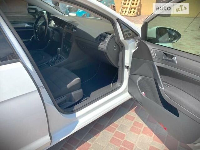 Білий Фольксваген Гольф, об'ємом двигуна 1.4 л та пробігом 253 тис. км за 13850 $, фото 2 на Automoto.ua