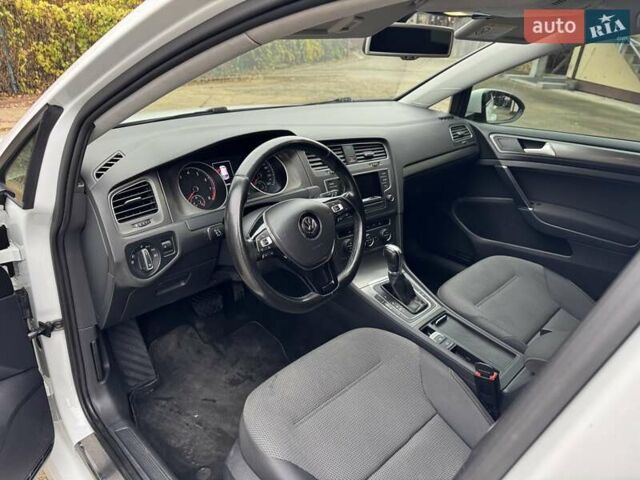 Белый Фольксваген Гольф, объемом двигателя 1.4 л и пробегом 150 тыс. км за 10900 $, фото 11 на Automoto.ua