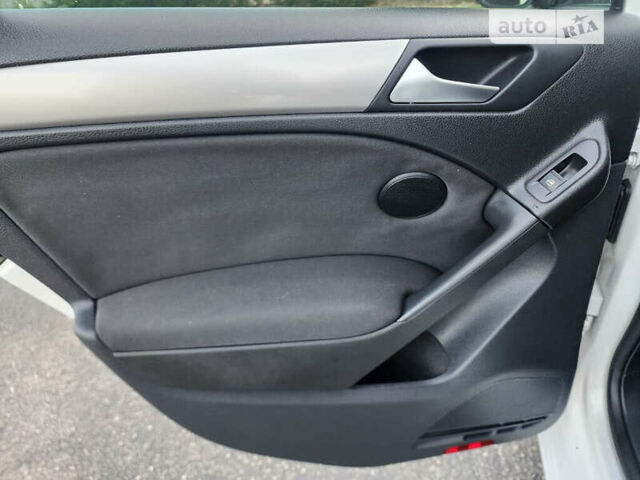 Белый Фольксваген Гольф, объемом двигателя 2 л и пробегом 169 тыс. км за 2000 $, фото 35 на Automoto.ua