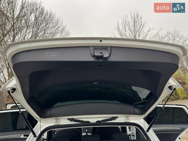 Белый Фольксваген Гольф, объемом двигателя 1.4 л и пробегом 150 тыс. км за 10900 $, фото 18 на Automoto.ua