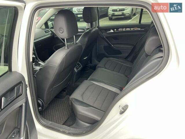 Белый Фольксваген Гольф, объемом двигателя 1.4 л и пробегом 125 тыс. км за 14777 $, фото 27 на Automoto.ua