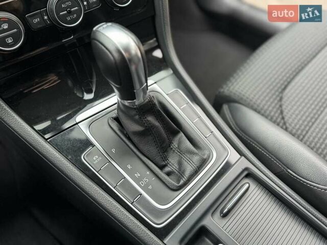 Белый Фольксваген Гольф, объемом двигателя 1.97 л и пробегом 199 тыс. км за 12800 $, фото 38 на Automoto.ua