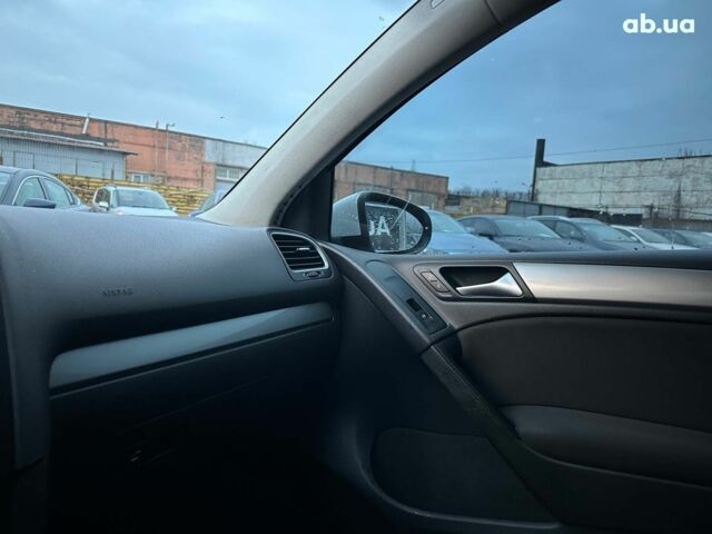 Білий Фольксваген Гольф, об'ємом двигуна 2.5 л та пробігом 234 тис. км за 7500 $, фото 23 на Automoto.ua