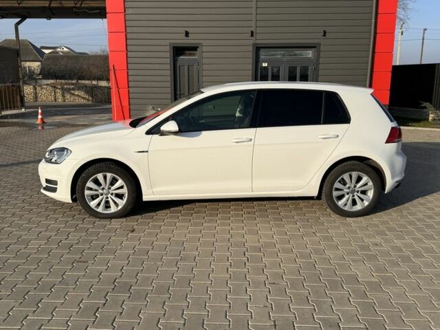 Белый Фольксваген Гольф, объемом двигателя 2 л и пробегом 215 тыс. км за 11800 $, фото 6 на Automoto.ua