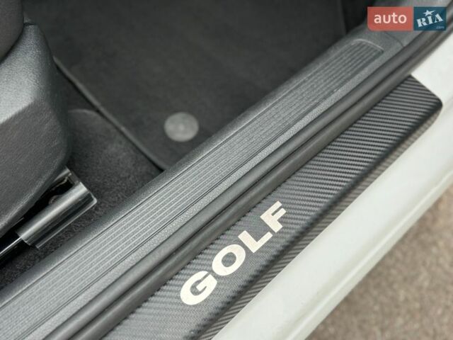 Белый Фольксваген Гольф, объемом двигателя 1.97 л и пробегом 199 тыс. км за 11700 $, фото 57 на Automoto.ua