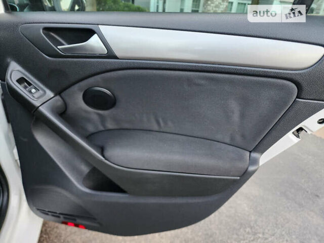 Белый Фольксваген Гольф, объемом двигателя 2 л и пробегом 169 тыс. км за 2000 $, фото 33 на Automoto.ua