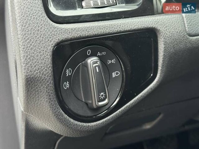 Белый Фольксваген Гольф, объемом двигателя 1.97 л и пробегом 199 тыс. км за 12800 $, фото 32 на Automoto.ua