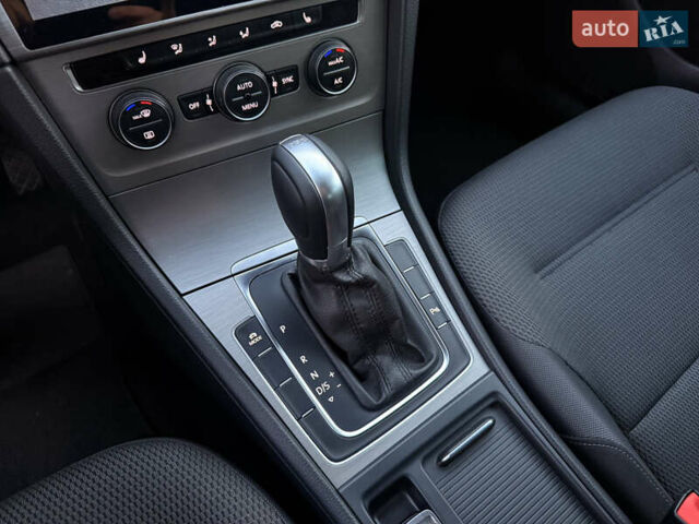 Білий Фольксваген Гольф, об'ємом двигуна 1.97 л та пробігом 198 тис. км за 14500 $, фото 29 на Automoto.ua