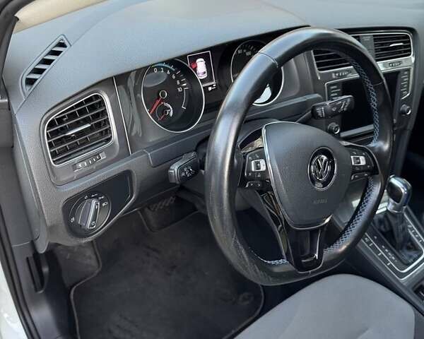 Білий Фольксваген Гольф, об'ємом двигуна 0 л та пробігом 167 тис. км за 9500 $, фото 1 на Automoto.ua