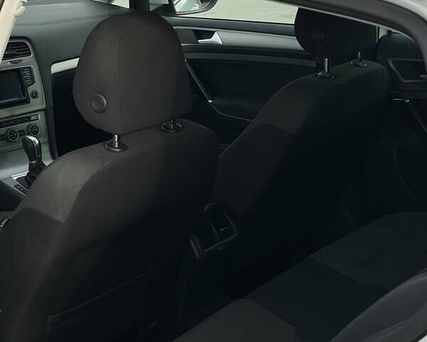 Белый Фольксваген Гольф, объемом двигателя 1.4 л и пробегом 240 тыс. км за 14000 $, фото 17 на Automoto.ua