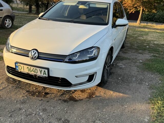 Белый Фольксваген Гольф, объемом двигателя 0 л и пробегом 167 тыс. км за 9500 $, фото 9 на Automoto.ua