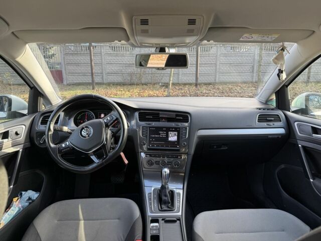 Белый Фольксваген Гольф, объемом двигателя 0 л и пробегом 147 тыс. км за 8600 $, фото 4 на Automoto.ua