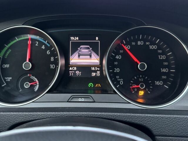 Белый Фольксваген Гольф, объемом двигателя 0 л и пробегом 167 тыс. км за 9500 $, фото 5 на Automoto.ua