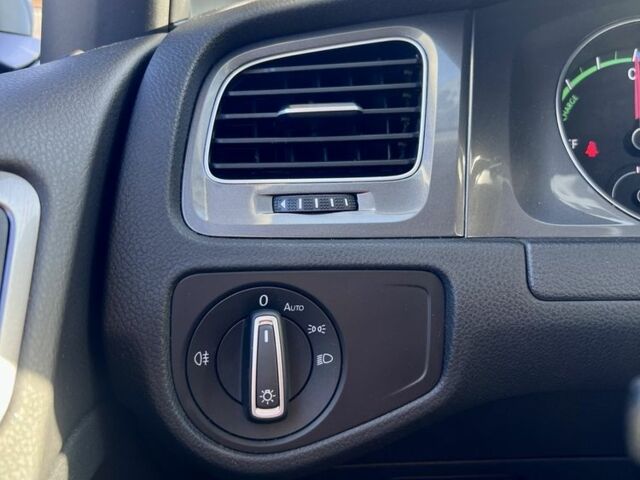 Фольксваген Гольф 2014 у Кропивницькому (Кіровограді) на Automoto.ua Білий Фольксваген Гольф, об'ємом двигуна 0 л та пробігом 107 тис. км за 8100 $, фото 18 на Automoto.ua