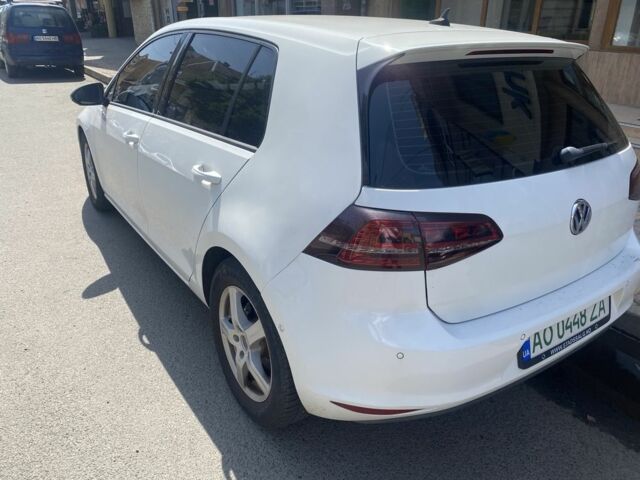 Белый Фольксваген Гольф, объемом двигателя 0 л и пробегом 113 тыс. км за 8300 $, фото 4 на Automoto.ua