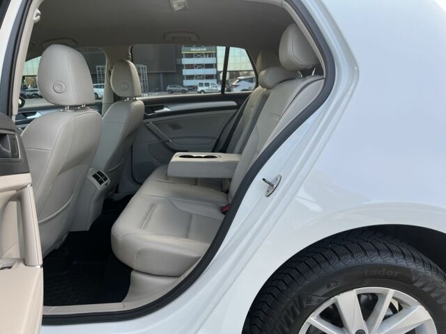 Белый Фольксваген Гольф, объемом двигателя 1.8 л и пробегом 115 тыс. км за 11500 $, фото 16 на Automoto.ua