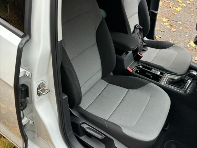 Белый Фольксваген Гольф, объемом двигателя 0 л и пробегом 175 тыс. км за 9200 $, фото 21 на Automoto.ua