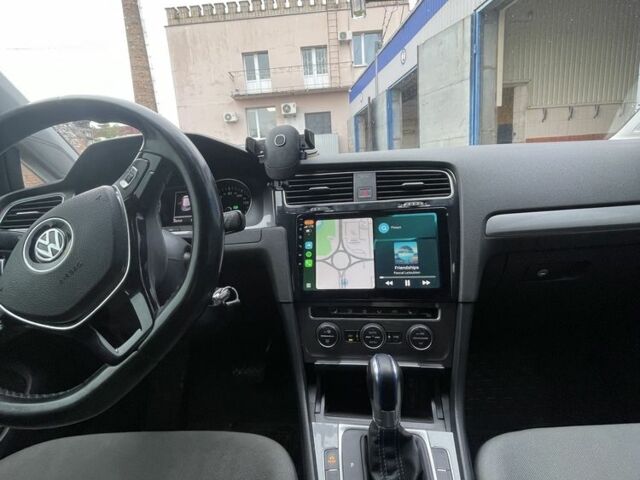 Фольксваген Гольф 2014 в Черкассах на Automoto.ua Белый Фольксваген Гольф, объемом двигателя 0 л и пробегом 205 тыс. км за 8500 $, фото 3 на Automoto.ua
