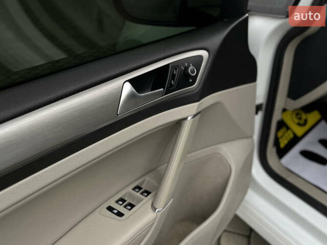 Белый Фольксваген Гольф, объемом двигателя 1.8 л и пробегом 230 тыс. км за 11700 $, фото 17 на Automoto.ua