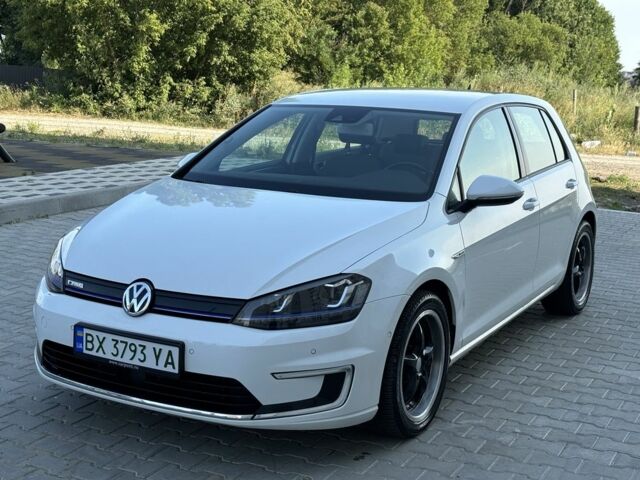 Белый Фольксваген Гольф, объемом двигателя 0 л и пробегом 96 тыс. км за 8750 $, фото 1 на Automoto.ua