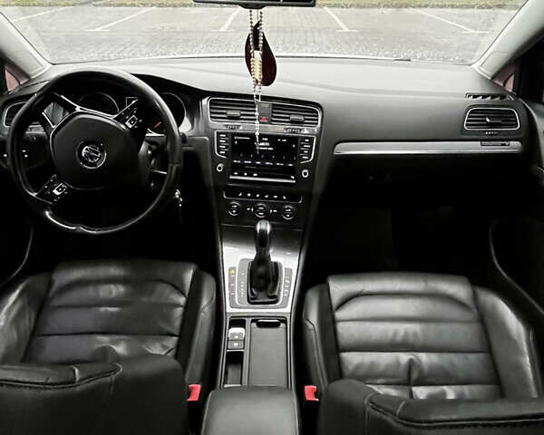 Белый Фольксваген Гольф, объемом двигателя 0 л и пробегом 186 тыс. км за 8100 $, фото 3 на Automoto.ua