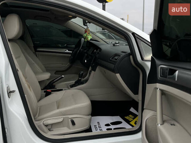 Белый Фольксваген Гольф, объемом двигателя 1.8 л и пробегом 230 тыс. км за 11700 $, фото 19 на Automoto.ua