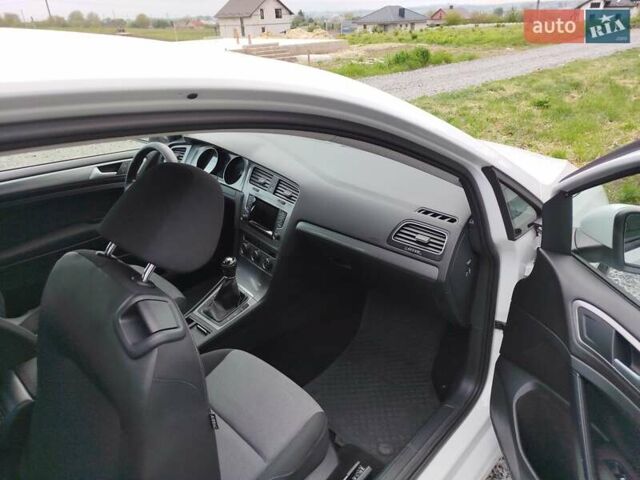 Білий Фольксваген Гольф, об'ємом двигуна 1.6 л та пробігом 241 тис. км за 7997 $, фото 19 на Automoto.ua