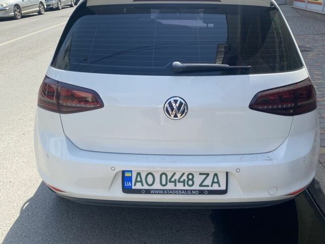 Белый Фольксваген Гольф, объемом двигателя 0 л и пробегом 113 тыс. км за 8300 $, фото 3 на Automoto.ua