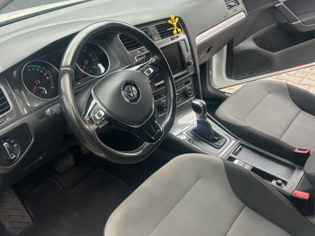 Белый Фольксваген Гольф, объемом двигателя 0 л и пробегом 118 тыс. км за 11500 $, фото 3 на Automoto.ua