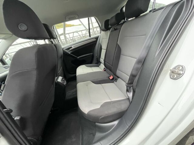 Фольксваген Гольф 2014 в Дрогобыче на Automoto.ua Белый Фольксваген Гольф, объемом двигателя 0 л и пробегом 96 тыс. км за 8750 $, фото 15 на Automoto.ua