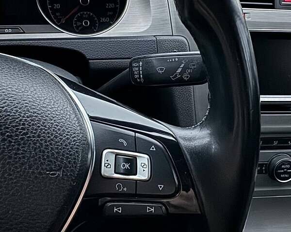 Белый Фольксваген Гольф, объемом двигателя 1.6 л и пробегом 281 тыс. км за 10200 $, фото 14 на Automoto.ua