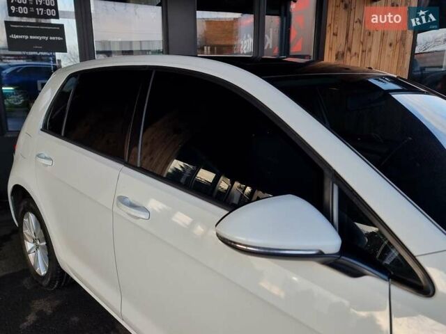 Белый Фольксваген Гольф, объемом двигателя 1.8 л и пробегом 127 тыс. км за 11199 $, фото 6 на Automoto.ua