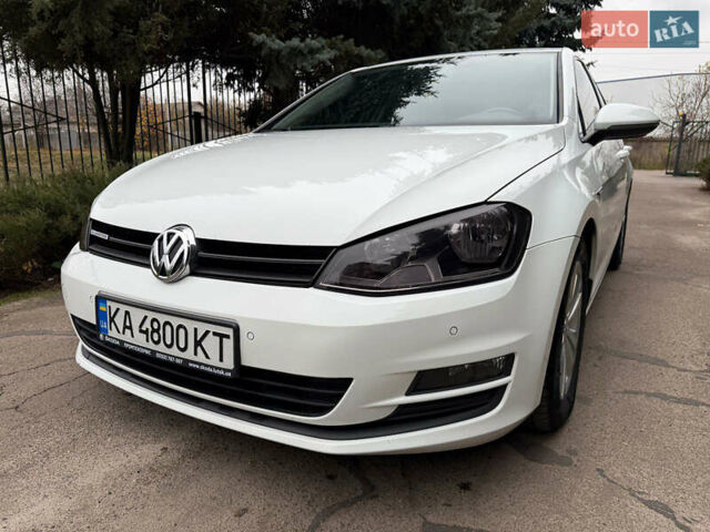 Белый Фольксваген Гольф, объемом двигателя 1.6 л и пробегом 172 тыс. км за 10900 $, фото 1 на Automoto.ua