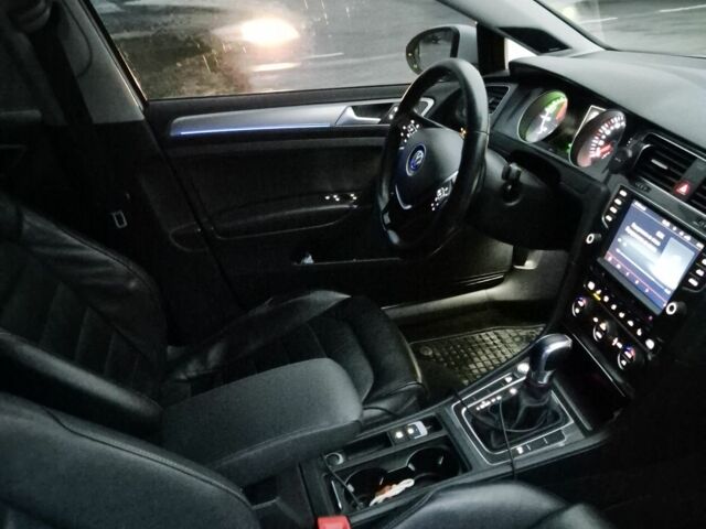 Білий Фольксваген Гольф, об'ємом двигуна 0 л та пробігом 186 тис. км за 8700 $, фото 6 на Automoto.ua