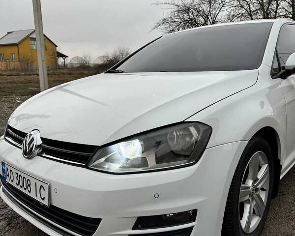 Белый Фольксваген Гольф, объемом двигателя 1.6 л и пробегом 281 тыс. км за 10200 $, фото 3 на Automoto.ua
