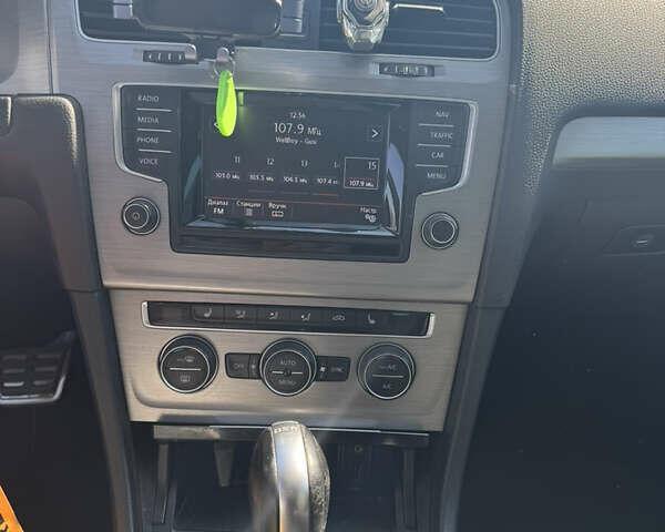 Білий Фольксваген Гольф, об'ємом двигуна 1.97 л та пробігом 169 тис. км за 14300 $, фото 8 на Automoto.ua