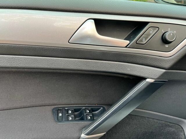 Белый Фольксваген Гольф, объемом двигателя 0 л и пробегом 132 тыс. км за 7950 $, фото 5 на Automoto.ua