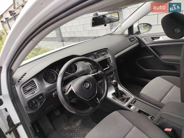 Білий Фольксваген Гольф, об'ємом двигуна 1.6 л та пробігом 241 тис. км за 7997 $, фото 23 на Automoto.ua