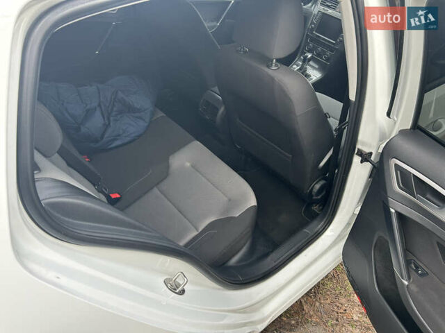 Білий Фольксваген Гольф, об'ємом двигуна 0 л та пробігом 165 тис. км за 9500 $, фото 35 на Automoto.ua