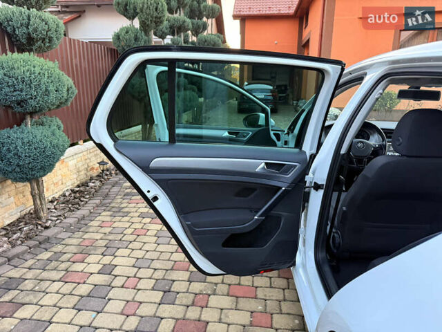 Білий Фольксваген Гольф, об'ємом двигуна 1.97 л та пробігом 198 тис. км за 14500 $, фото 42 на Automoto.ua