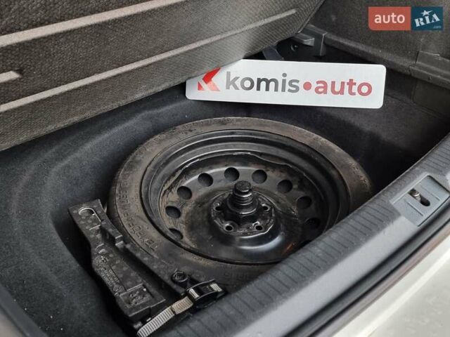 Белый Фольксваген Гольф, объемом двигателя 1.8 л и пробегом 127 тыс. км за 11199 $, фото 62 на Automoto.ua