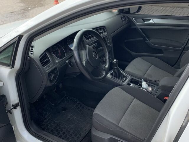 Білий Фольксваген Гольф, об'ємом двигуна 1.4 л та пробігом 205 тис. км за 7800 $, фото 5 на Automoto.ua