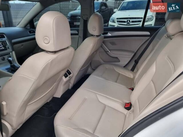 Белый Фольксваген Гольф, объемом двигателя 1.8 л и пробегом 127 тыс. км за 11199 $, фото 49 на Automoto.ua