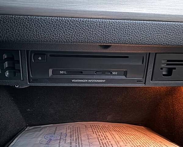 Белый Фольксваген Гольф, объемом двигателя 1.6 л и пробегом 281 тыс. км за 10200 $, фото 24 на Automoto.ua