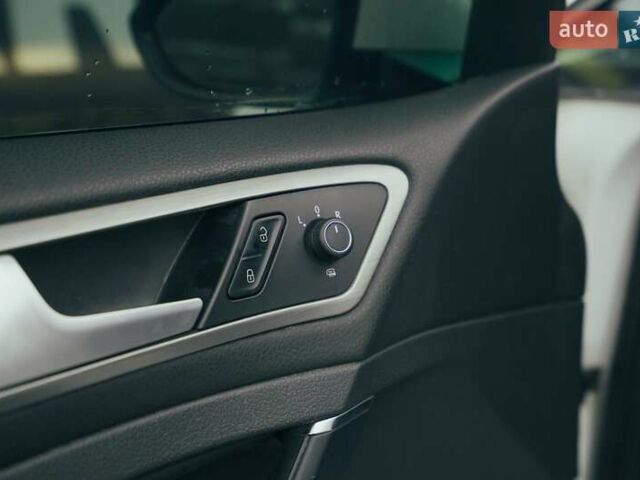 Белый Фольксваген Гольф, объемом двигателя 1.97 л и пробегом 210 тыс. км за 11900 $, фото 9 на Automoto.ua