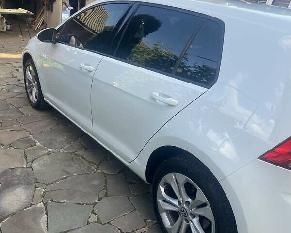 Белый Фольксваген Гольф, объемом двигателя 1.97 л и пробегом 288 тыс. км за 11900 $, фото 2 на Automoto.ua