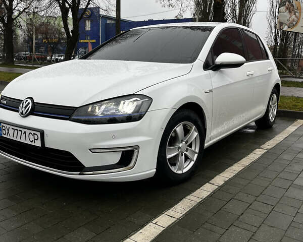 Белый Фольксваген Гольф, объемом двигателя 0 л и пробегом 186 тыс. км за 8100 $, фото 4 на Automoto.ua