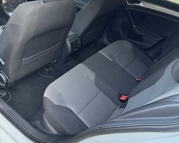 Білий Фольксваген Гольф, об'ємом двигуна 0 л та пробігом 167 тис. км за 9500 $, фото 2 на Automoto.ua