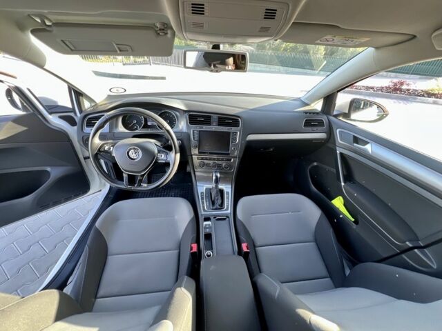 Фольксваген Гольф 2014 у Кропивницькому (Кіровограді) на Automoto.ua Білий Фольксваген Гольф, об'ємом двигуна 0 л та пробігом 107 тис. км за 8100 $, фото 13 на Automoto.ua